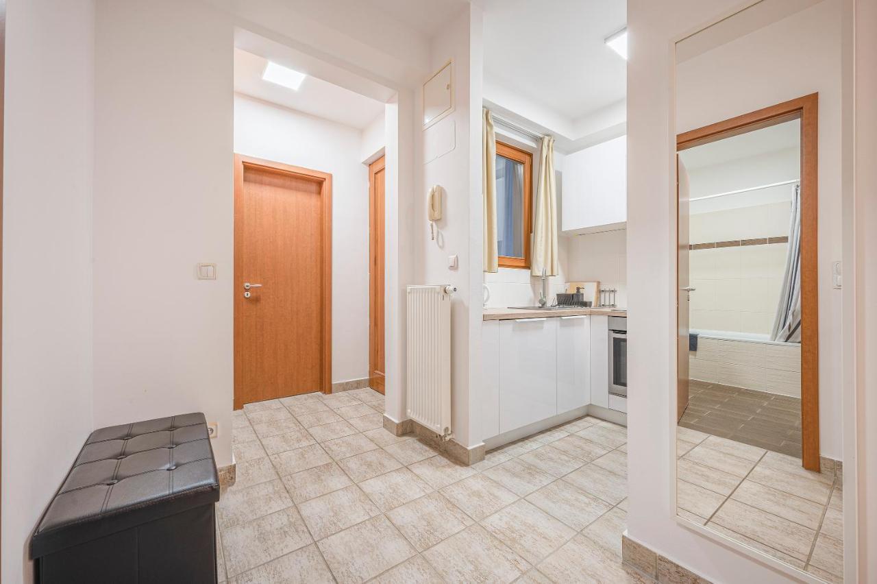 Modern Apartment With Garage بودابست المظهر الخارجي الصورة