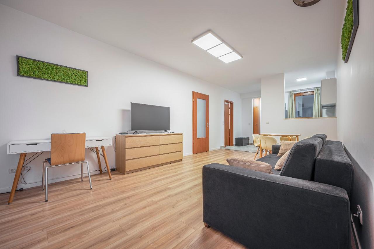 Modern Apartment With Garage بودابست المظهر الخارجي الصورة