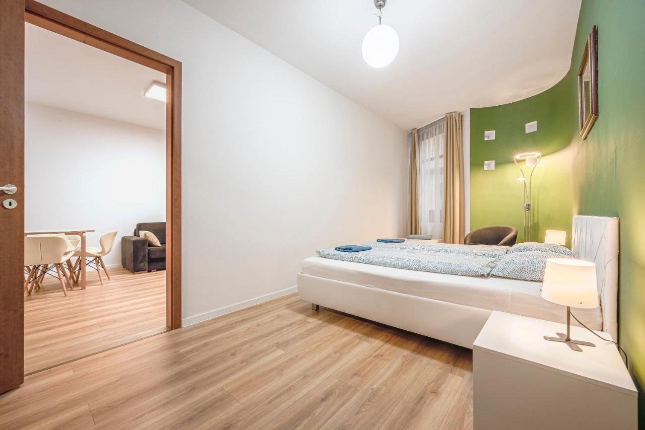 Modern Apartment With Garage بودابست المظهر الخارجي الصورة