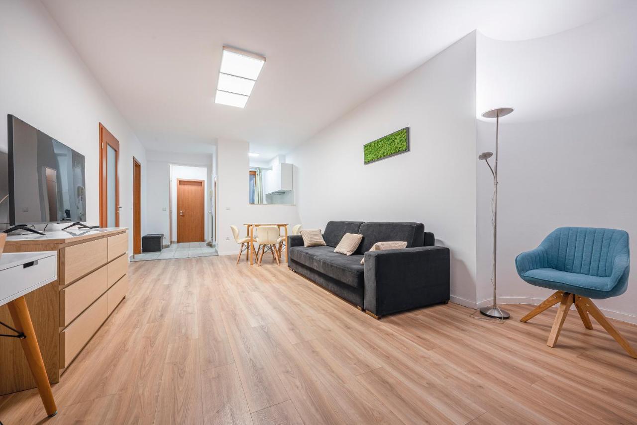 Modern Apartment With Garage بودابست المظهر الخارجي الصورة
