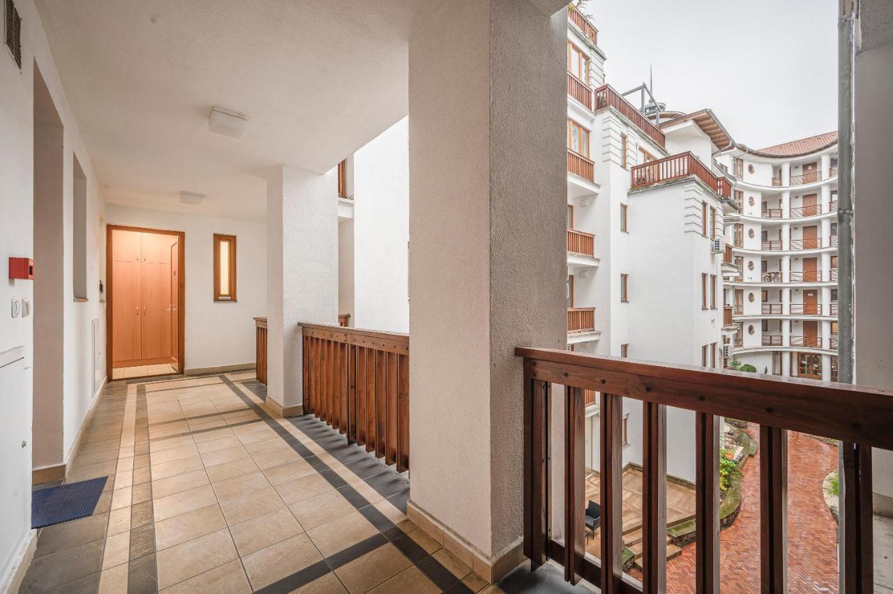 Modern Apartment With Garage بودابست المظهر الخارجي الصورة
